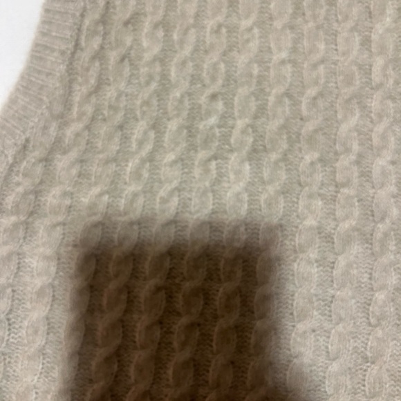 Abercrombie Sweater top. Never worn! - Picture 4 of 4